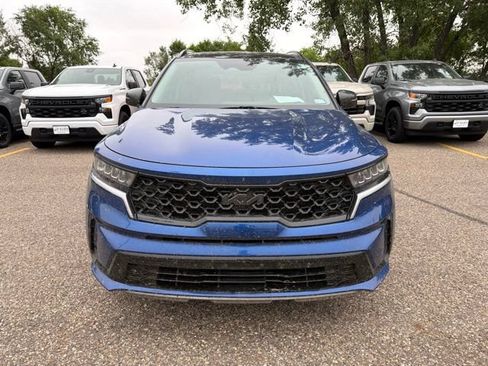 Used 2023 Kia Sorento S w/ Panoramic Sunroof Package FWD image 2