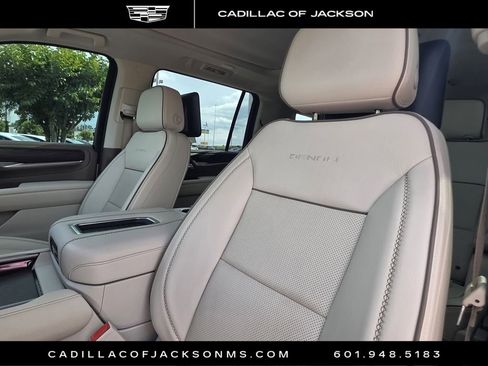 Used 2022 GMC Yukon XL Denali w/ Denali Ultimate Package AWD/4WD image 20