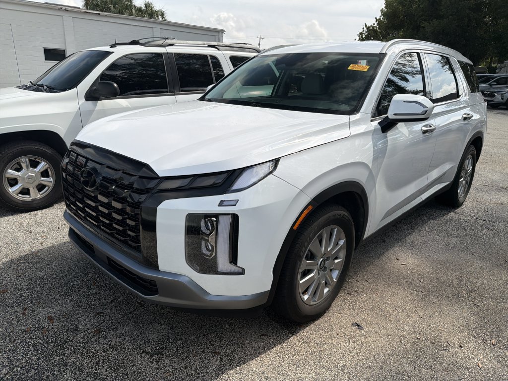 Used 2025 Hyundai Palisade SEL FWD image 3