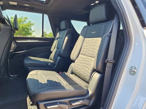 New 2026 Cadillac Escalade Platinum Sport w/ LPO, Floor Liner Package AWD/4WD image 4