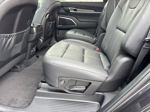 New 2025 Kia Telluride EX w/ EX Captain's Chair Package image 19