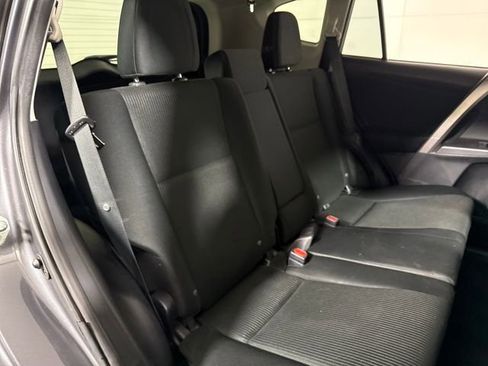Used 2018 Toyota RAV4 LE image 12