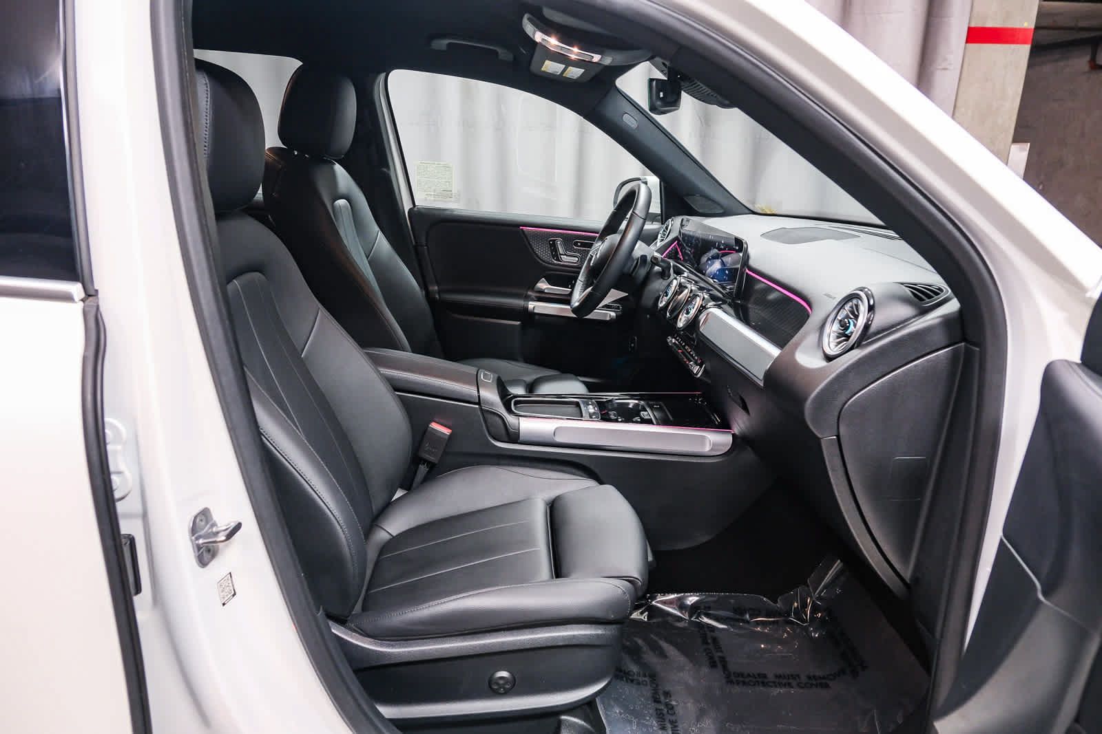 Used 2024 Mercedes-Benz GLB 250 image 22