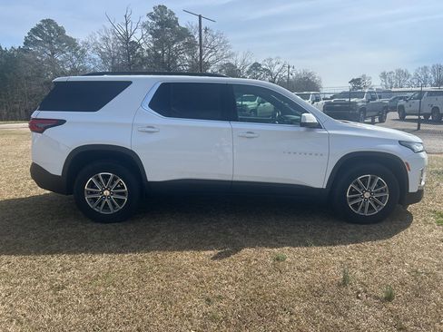 Used 2023 Chevrolet Traverse LT image 8
