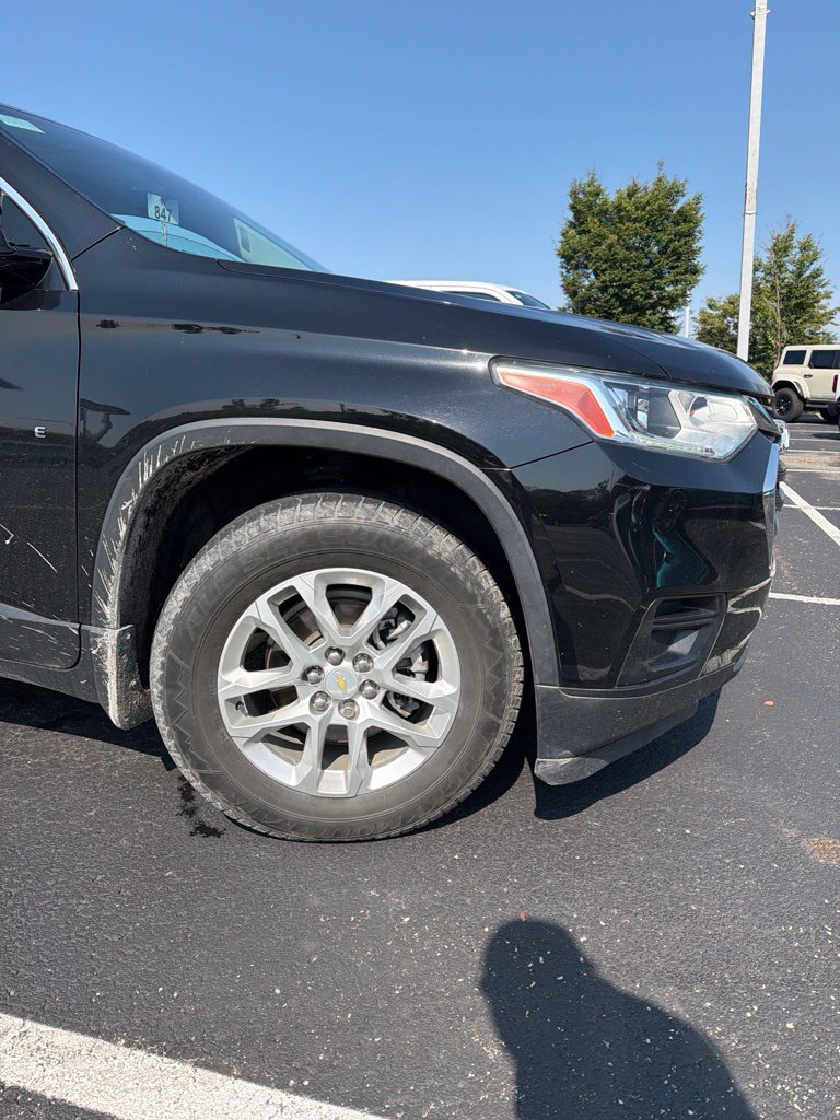 Used 2021 Chevrolet Traverse LS w/ LPO, Floor Liner Package FWD image 4