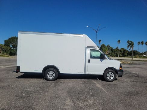 New 2025 GMC Savana 3500 w/ Power Convenience Package image 4