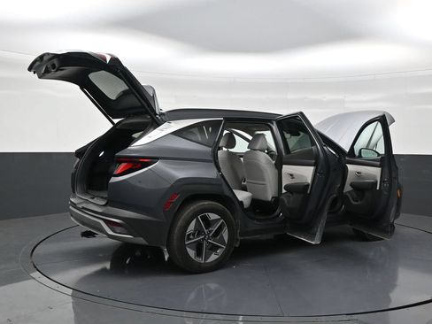 Used 2025 Hyundai Tucson SEL FWD image 28