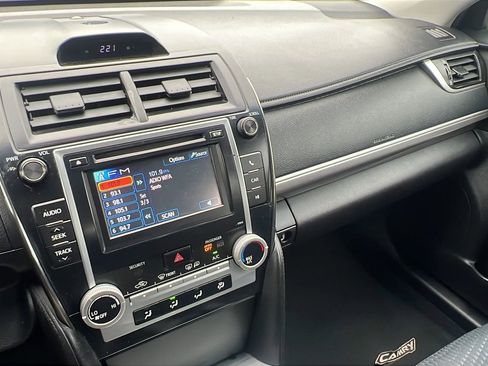Used 2012 Toyota Camry XLE image 18