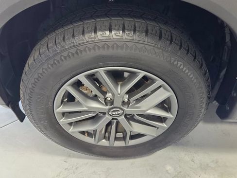 Used 2023 Nissan Rogue S FWD image 17