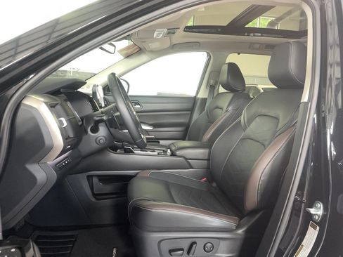 Used 2024 Nissan Pathfinder Platinum w/ Cargo Package AWD/4WD image 6