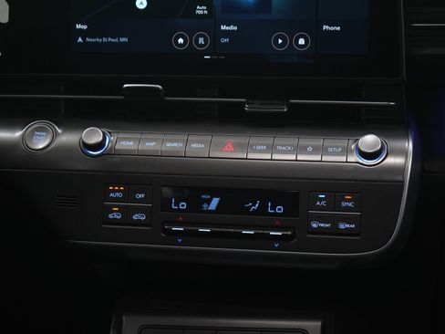 Certified 2025 Hyundai Kona Limited AWD/4WD image 16
