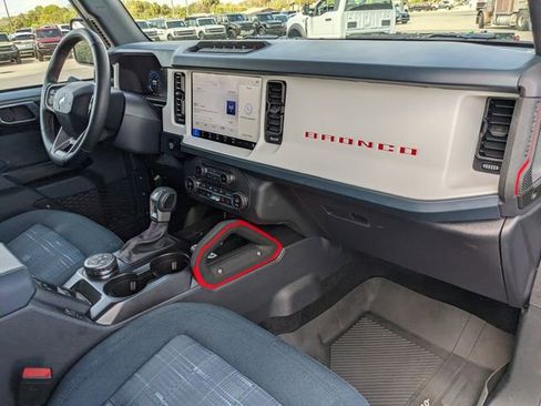 Used 2025 Ford Bronco Heritage Edition image 12