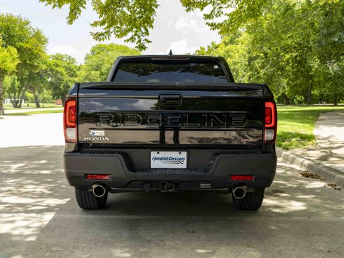 Used 2024 Honda Ridgeline Sport image 8