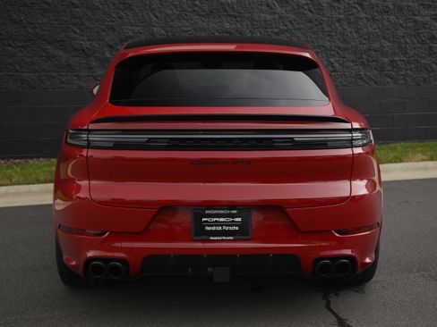 Certified 2025 Porsche Cayenne GTS AWD/4WD image 6