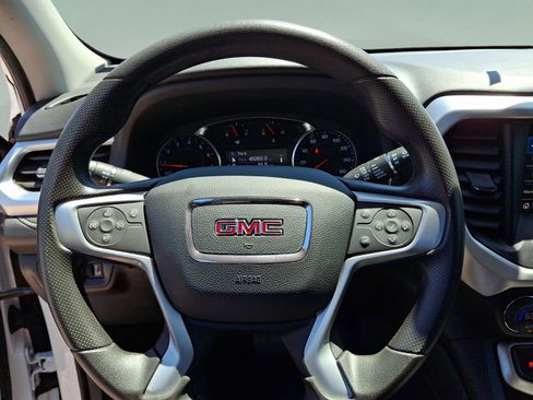 Used 2023 GMC Acadia SLE FWD image 16