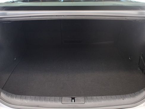 Used 2025 Genesis G70 2.5T RWD image 33