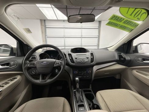 Used 2017 Ford Escape SE w/ SE Cold Weather Package image 4