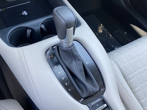 New 2026 Honda HR-V LX image 18