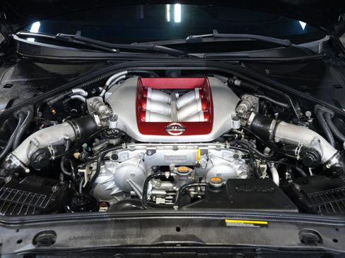 Used 2015 Nissan GT-R Black Edition AWD/4WD image 42