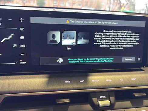 Certified 2024 Kia EV9 Wind AWD/4WD image 14