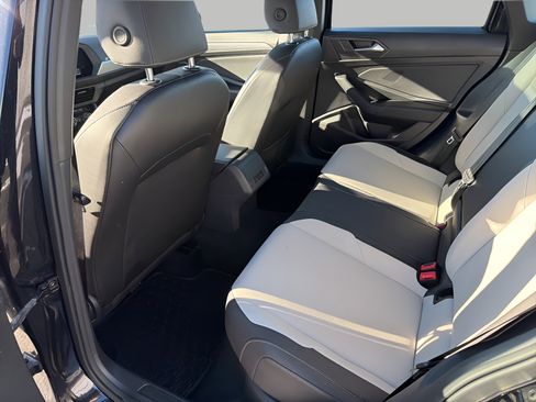 Used 2021 Volkswagen Jetta R-Line w/ R-Line Cold Weather Package image 24