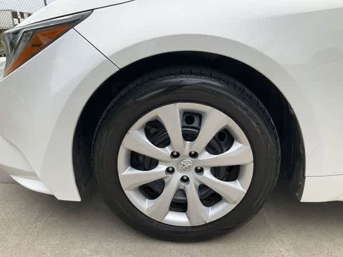 Used 2024 Toyota Corolla LE FWD image 13