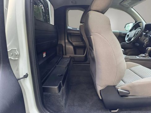 Used 2021 Toyota Tacoma SR RWD image 14