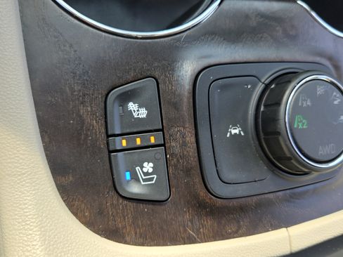 Used 2023 GMC Acadia Denali w/ Denali Technology Package AWD/4WD image 27