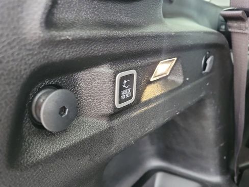 Used 2023 Jeep Grand Cherokee L Limited w/ Luxury Tech Group II image 34