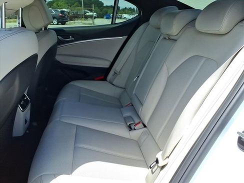 Used 2025 Genesis G70 2.5T RWD image 28