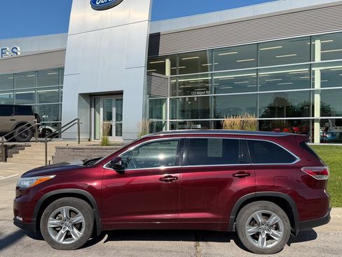 Used 2016 Toyota Highlander Limited AWD/4WD image 3
