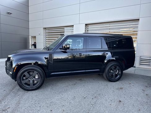 Certified 2023 Land Rover Defender 130 X-Dynamic SE AWD/4WD image 3