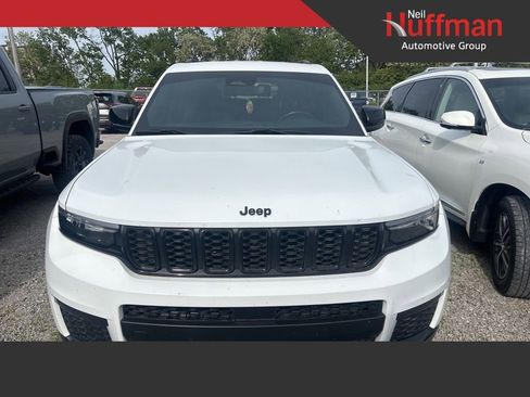 Used 2021 Jeep Grand Cherokee L Laredo image 1