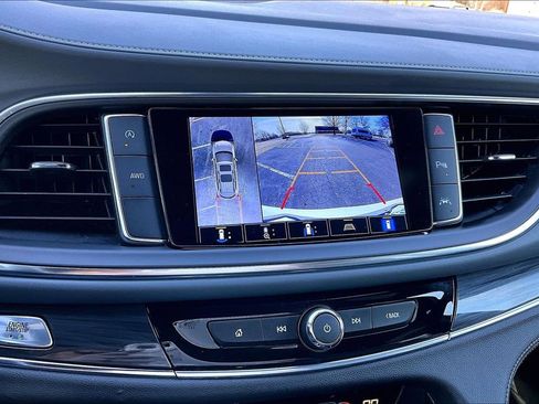 Used 2024 Buick Enclave Premium image 21