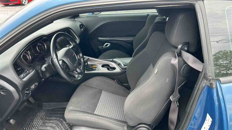 Used 2022 Dodge Challenger GT RWD image 15
