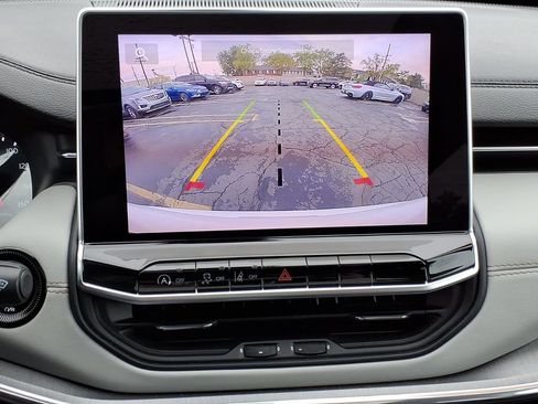 Used 2022 Jeep Compass Limited w/ Sun and Sound Group AWD/4WD image 19