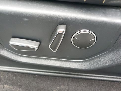 Used 2019 Ford F350 Lariat image 19