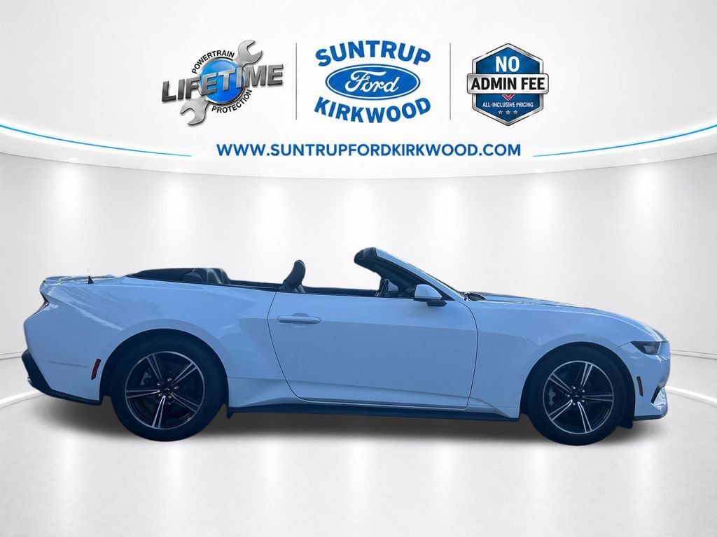 Used 2025 Ford Mustang Premium RWD image 8