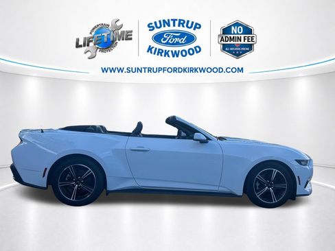 Used 2025 Ford Mustang Premium RWD image 8