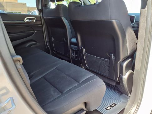 Used 2021 Jeep Grand Cherokee Laredo RWD image 13