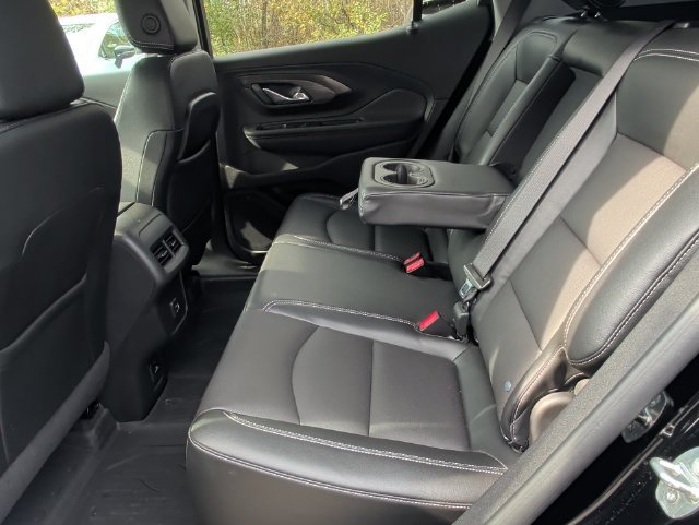 Used 2023 GMC Terrain SLT w/ LPO, Floor Liner Package FWD image 32