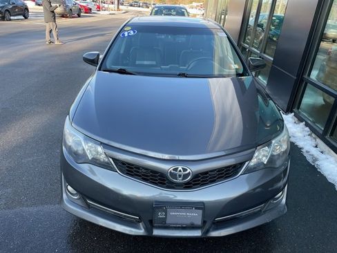 Used 2013 Toyota Camry SE image 3
