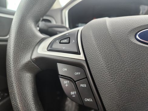 Used 2016 Ford Fusion SE image 30