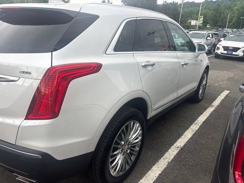 Used 2018 Cadillac XT5 Luxury w/ Driver Awareness Package AWD/4WD image 13