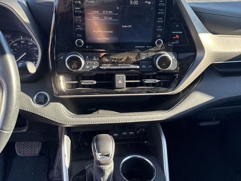 Used 2021 Toyota Highlander XLE image 8