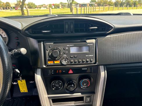 Used 2013 Scion FR-S 2dr Cpe Man (Natl) image 15