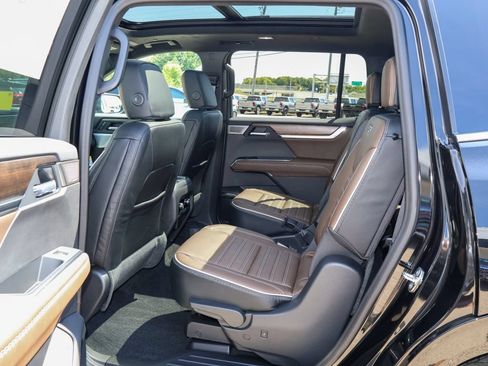 New 2027 GMC Acadia Denali Ultimate w/ LPO, Floor Liner Package AWD/4WD image 12