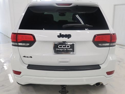 Used 2017 Jeep Grand Cherokee Altitude AWD/4WD image 7