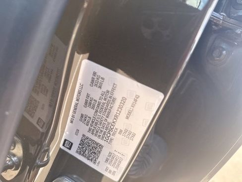 Used 2024 Chevrolet Colorado LT w/ LT Convenience Package II image 18