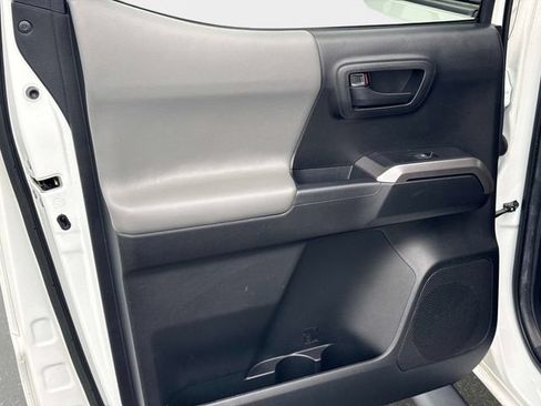Used 2022 Toyota Tacoma SR5 w/ Technology Package RWD image 11